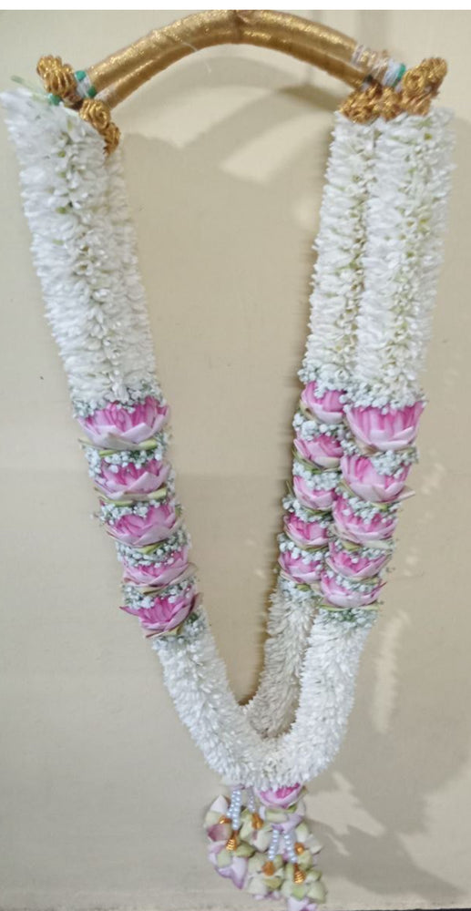 Lotus Fresh Flower Garland / Mala - Price per ft