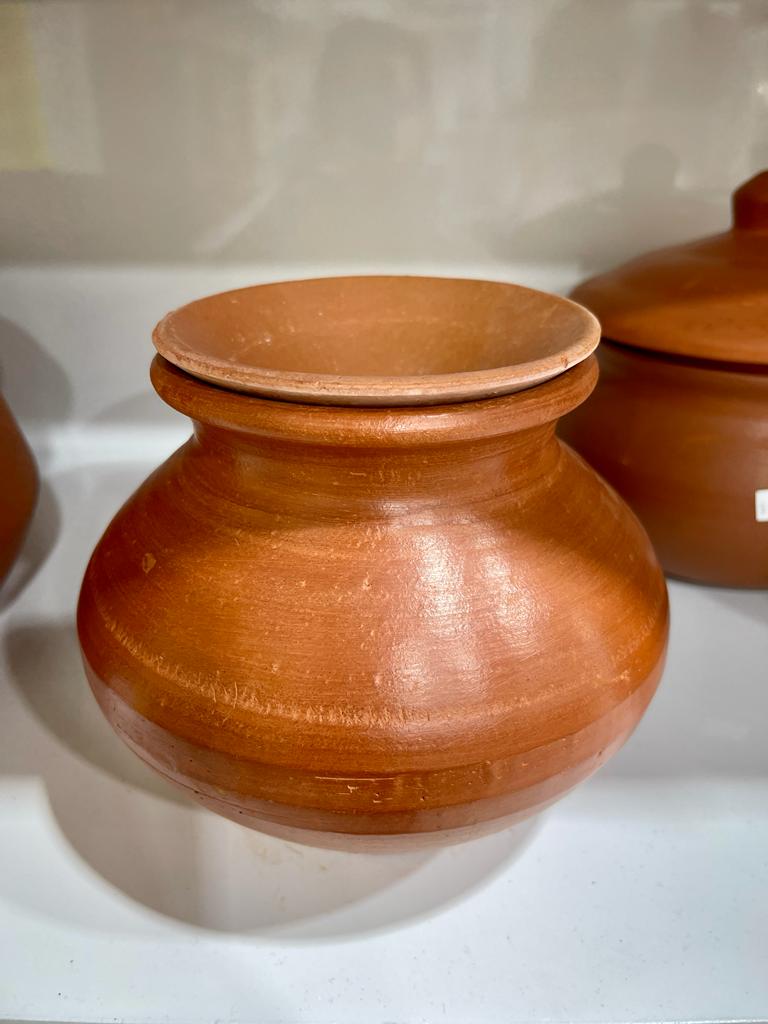 Clay Lota (6") with Lid